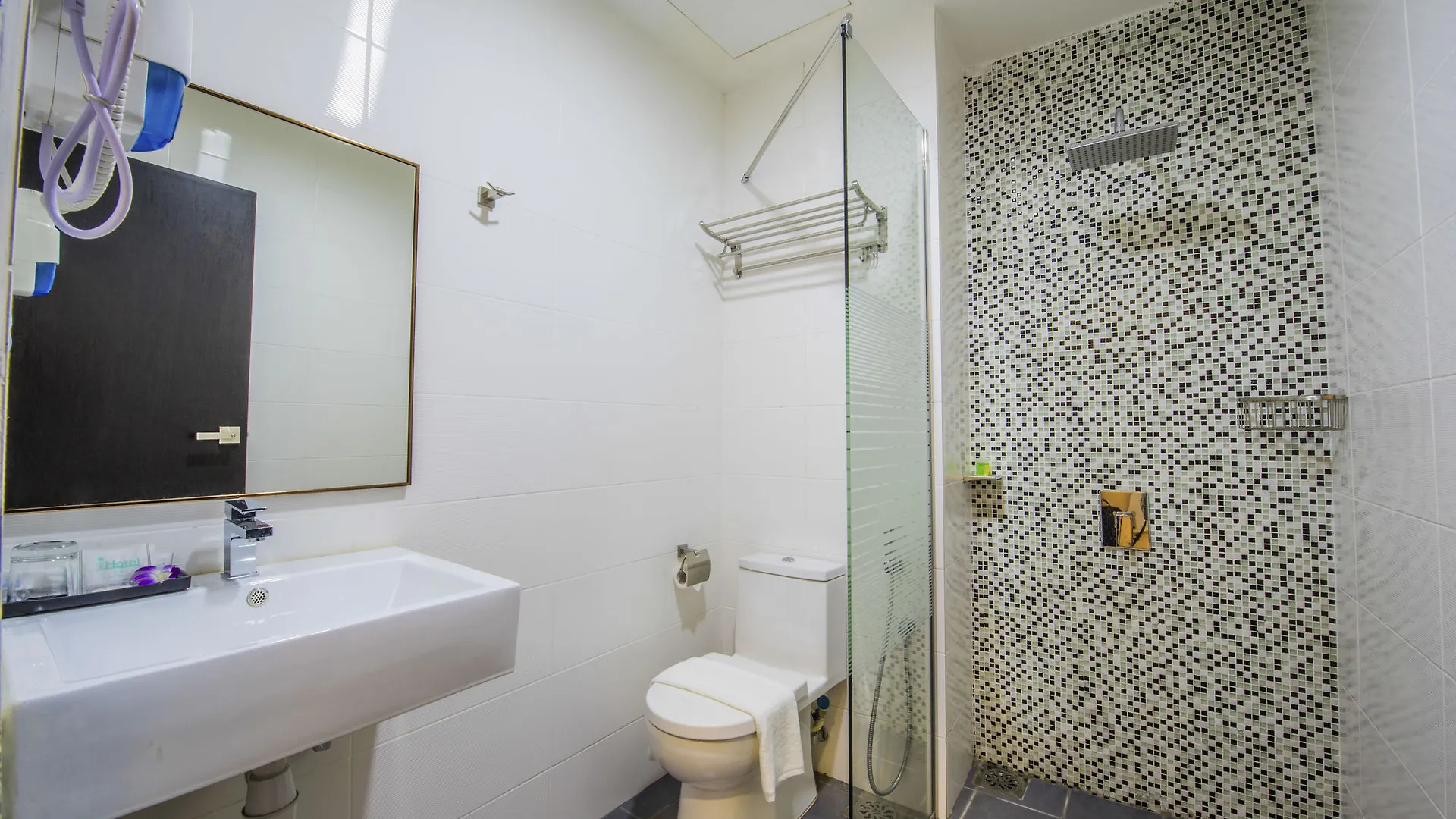 inHotel Inanam Kota Kinabalu