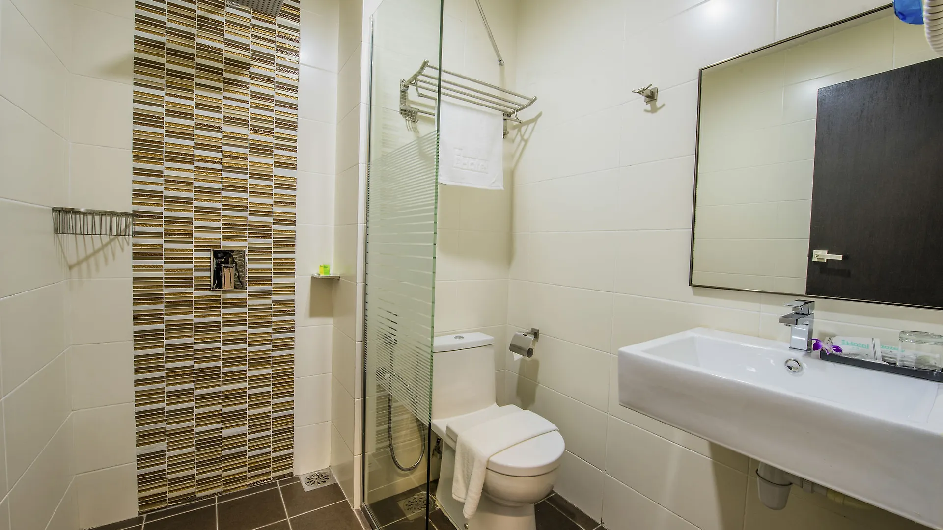 Inhotel Inanam Kota Kinabalu 3*,